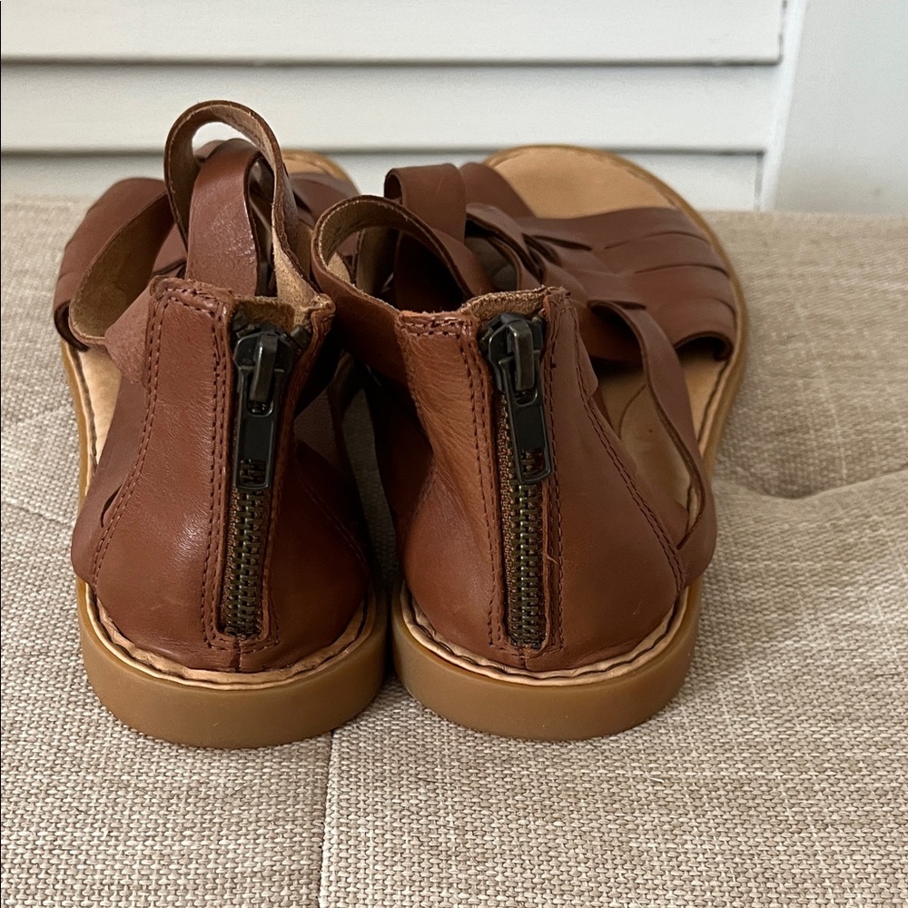 Born Like New Iowa woven Leather Brown Sandals - Picture 6 of 7